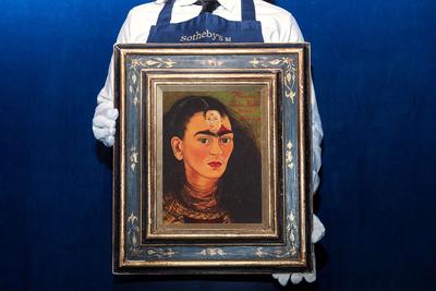Купить картину Фрида Кало и попугаи на стену от 530 руб. в DasArt