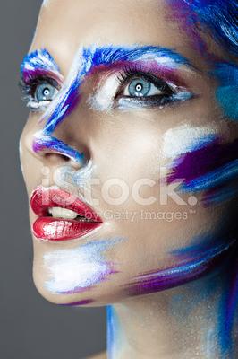 Искусство макияжа. С помощью косметики девушка создает уникальные иллюзии,  используя лицо как холст | Мода и красота | Дзен