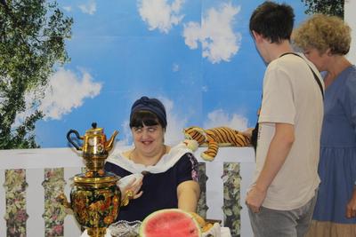 Как смотреть картину «Купчиха за чаем» Кустодиева? | Журнал Интроверта