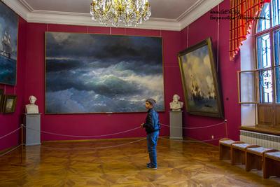 Картинная галерея им. Айвазовского в Феодосии | На батареях солнечных