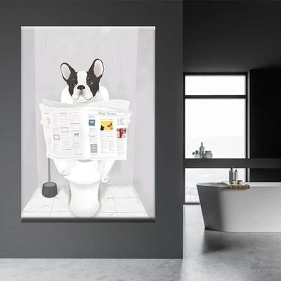 Обои картины в чистой ванной комнате с туалетом и ливнем - закрытой  гостиницой Стоковое Изображение - изображение насчитывающей вернон, обои:  98548671