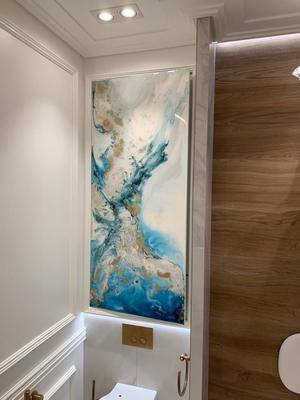 Картины и постеры в интерьере ванной комнаты и туалета (более 40 фото)