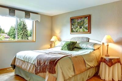 Картины для спальни: 100 фото стильных решений в дизайне интерьера